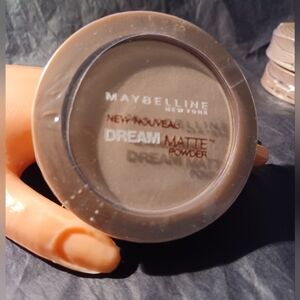 Maybelline Dream Matte Powder - Cream Light 4.5